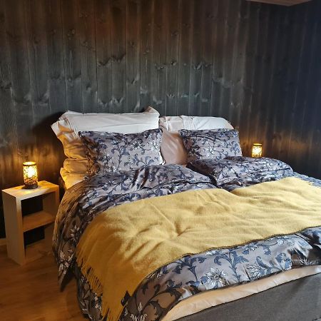 Rorbu Ved Sjoen Villa Bud Luaran gambar
